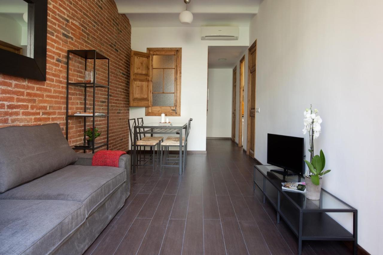 Beautiful Eixample Flat For Families Leilighet